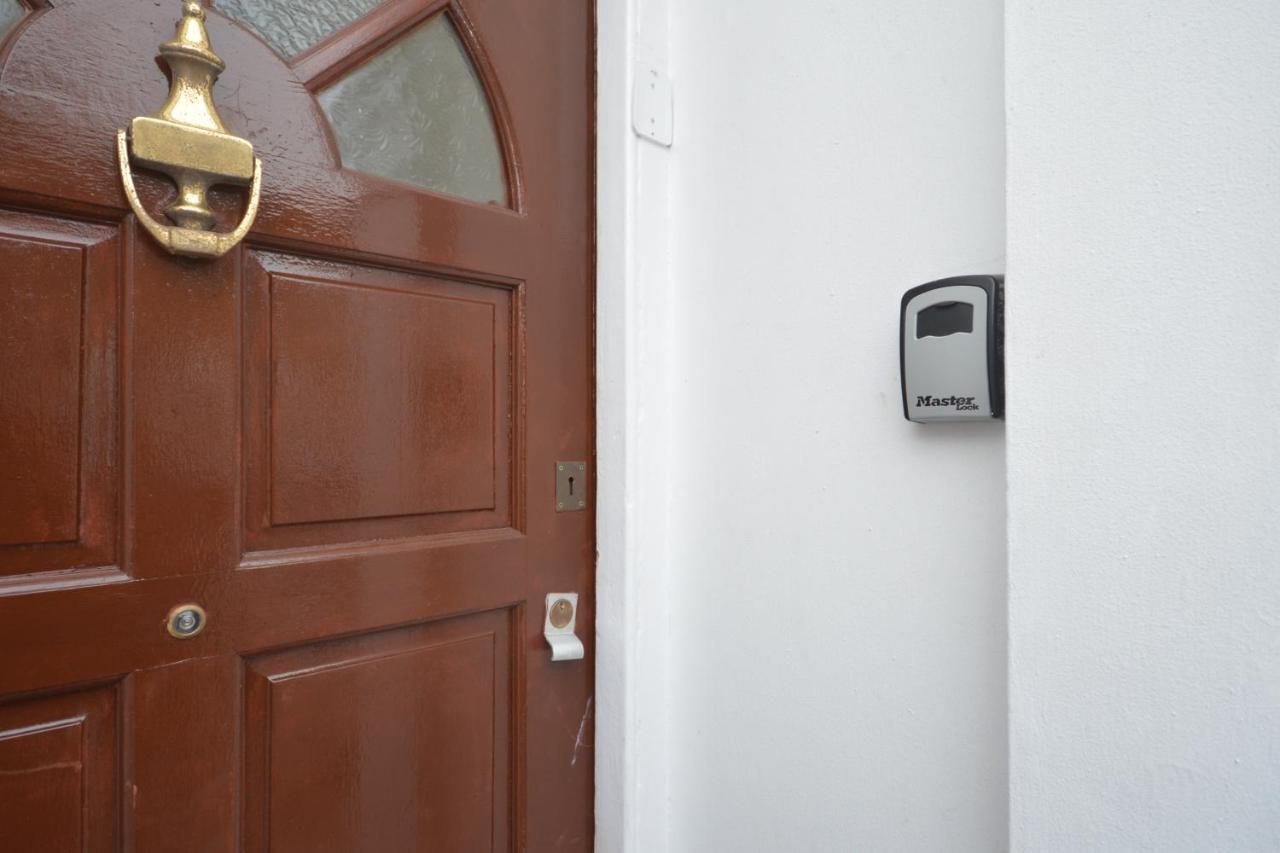 Semesterbostad Cheerful 4 Bedroom House In Greater