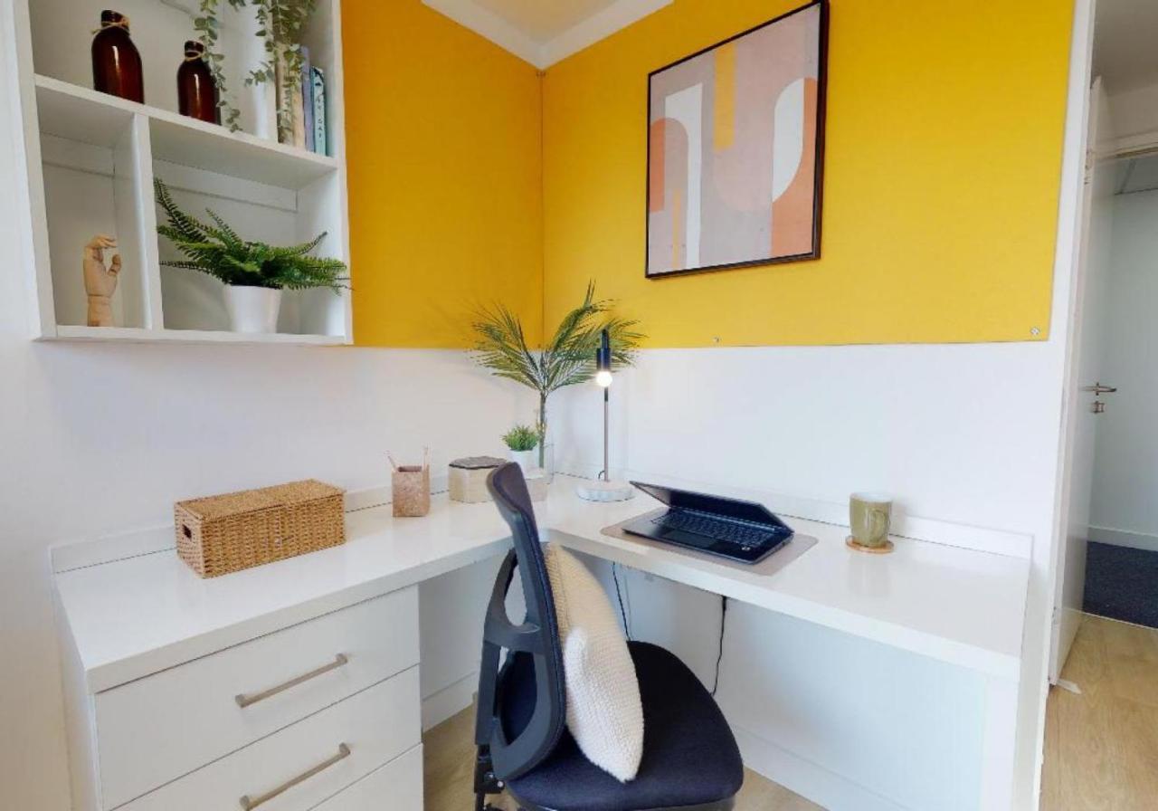 For Students Only Private Bedrooms With Shared Kitchen And At Iq Haywood House In *
