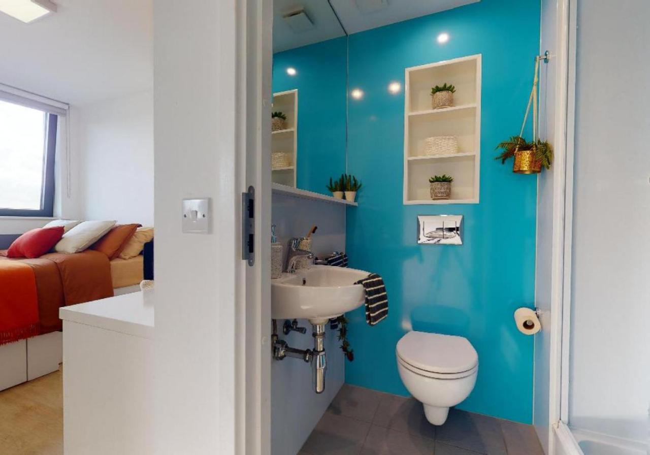 For Students Only Private Bedrooms With Shared Kitchen And At Iq Haywood House In Lägenhet London