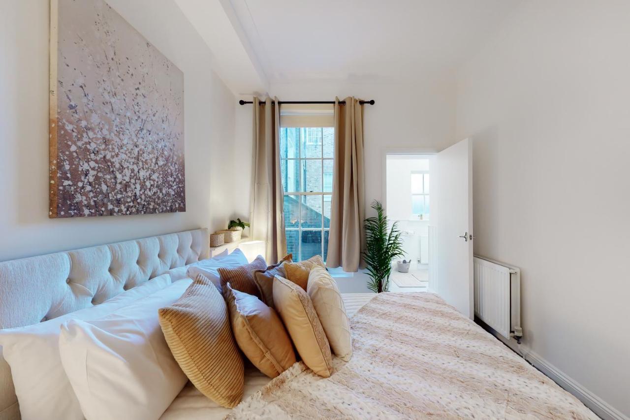 Park Lane Baker Street Apartment London