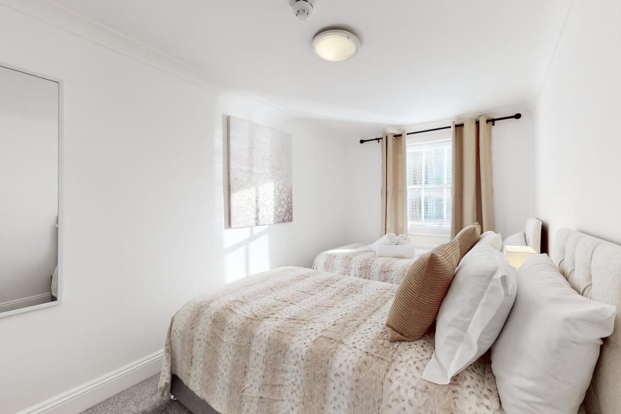 Park Lane Baker Street Apartment London