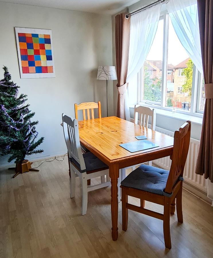 Sw19 - Quiet Split-level 2-bedroom Maisonette With Garden Apartment *