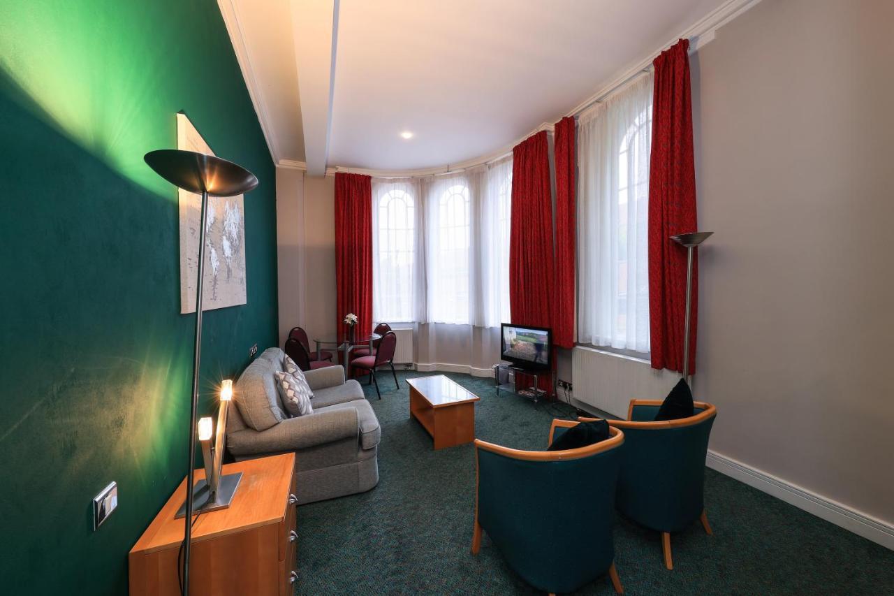 Bright Private - Peaceful Morden Location Lejlighed London