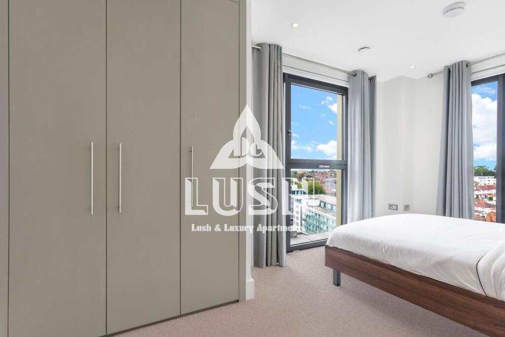 Lejlighed Modern, Stylish Penthouse Next To Wembley Stadium!