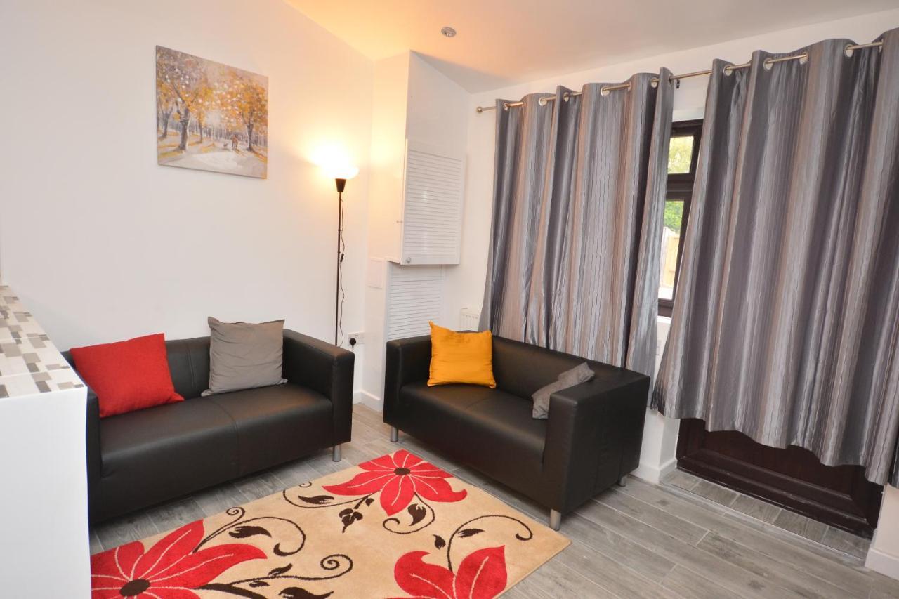 Lägenhet Newly Refurbished 3 Bedroom House *