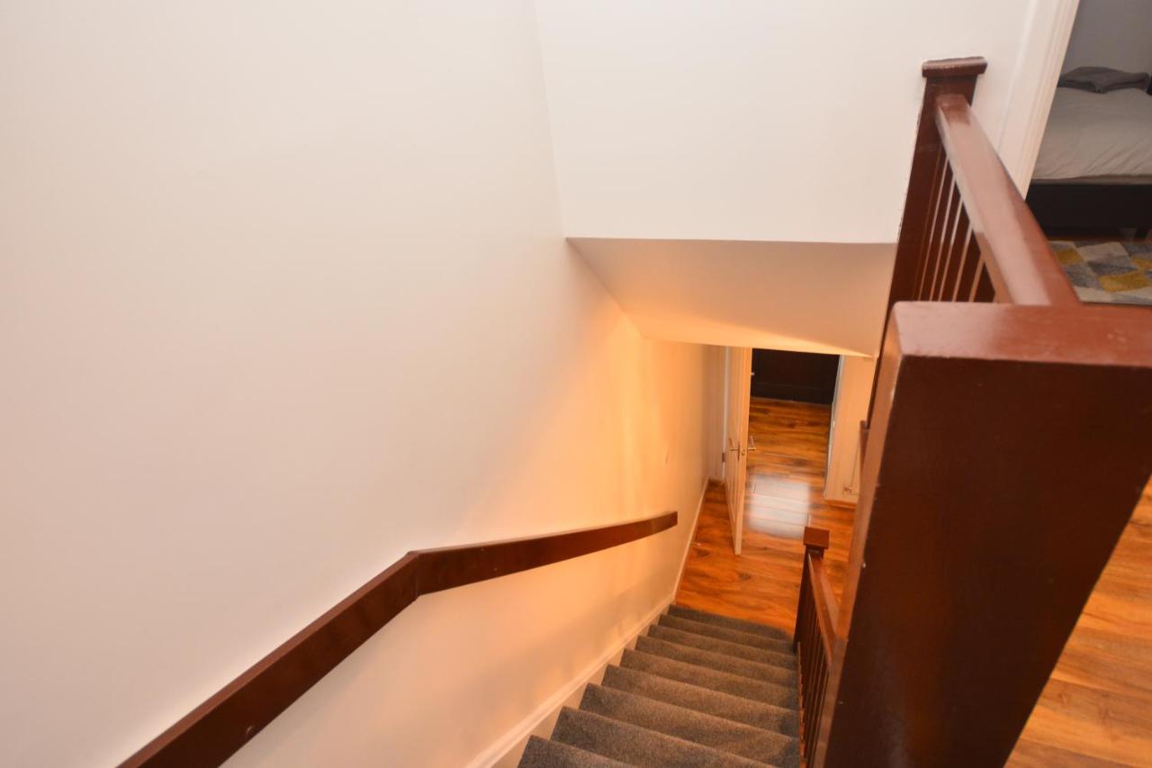 Newly Refurbished 3 Bedroom House Lägenhet *