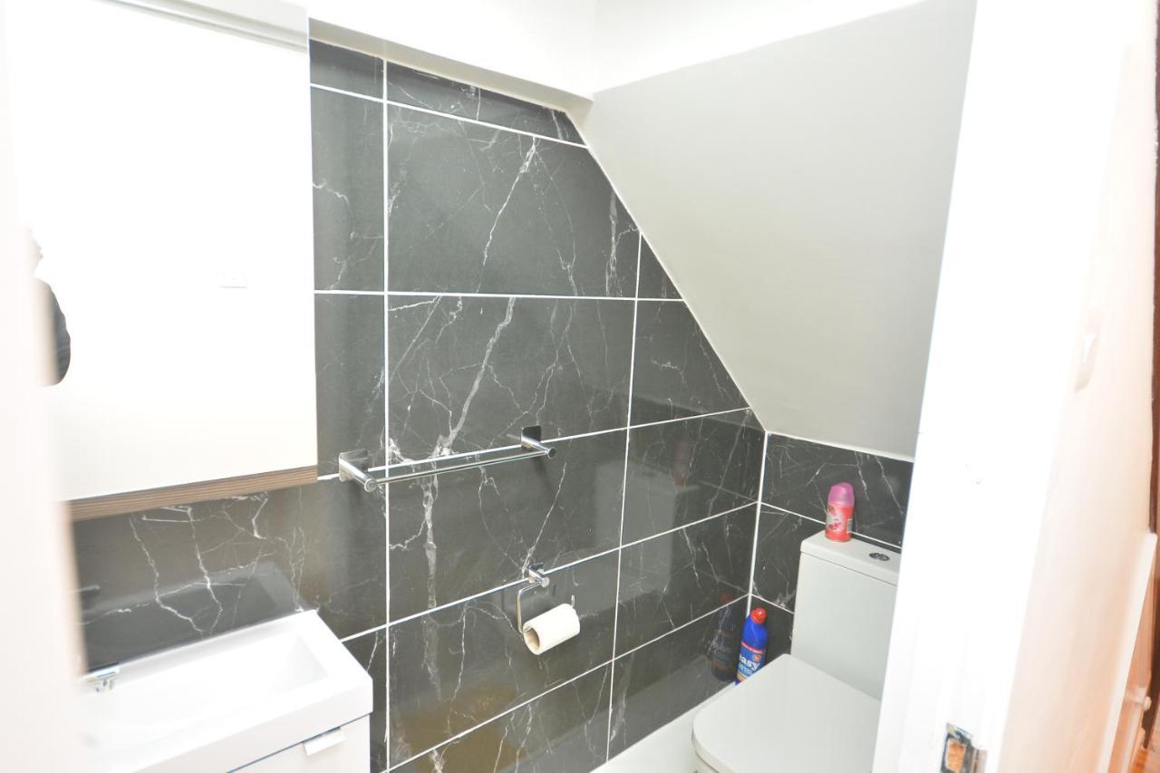 Lägenhet Newly Refurbished 3 Bedroom House *