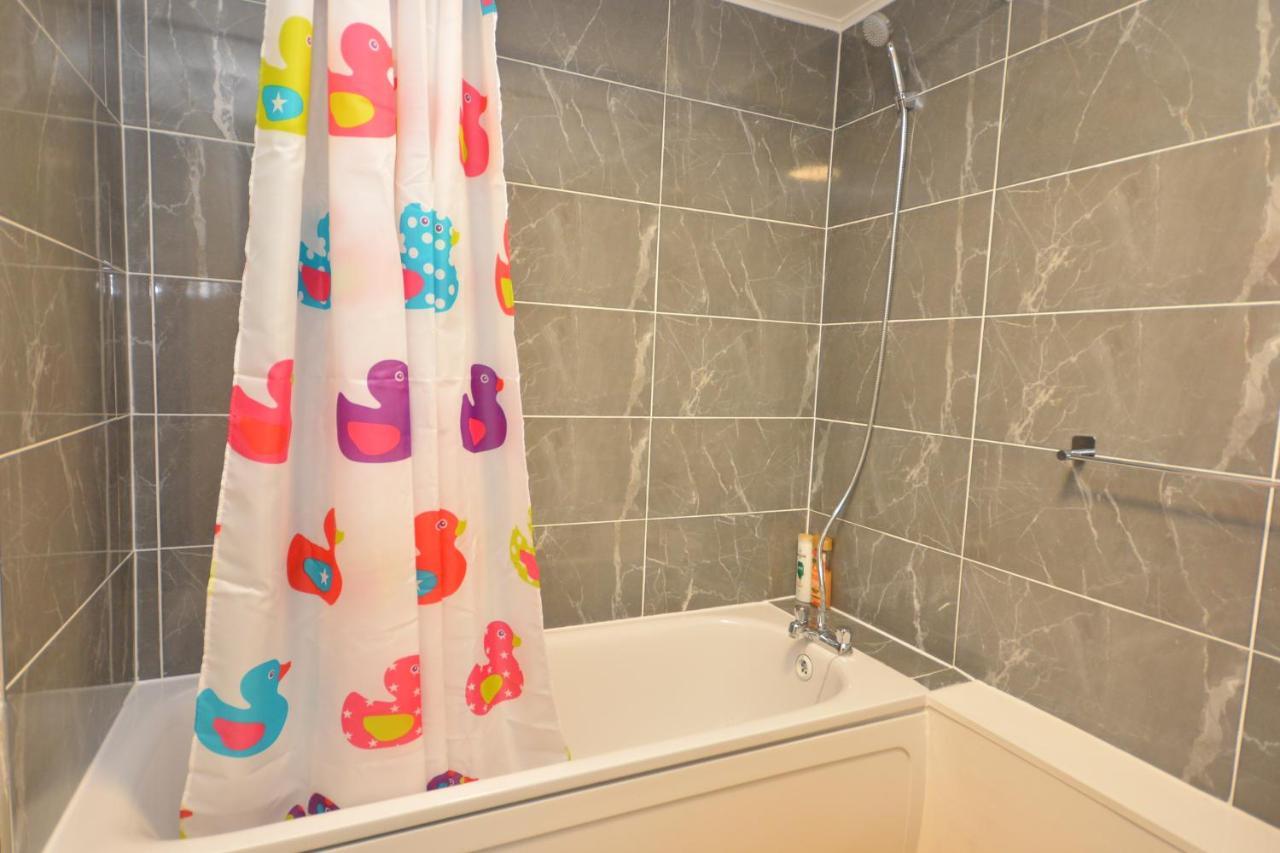Newly Refurbished 3 Bedroom House * Londen