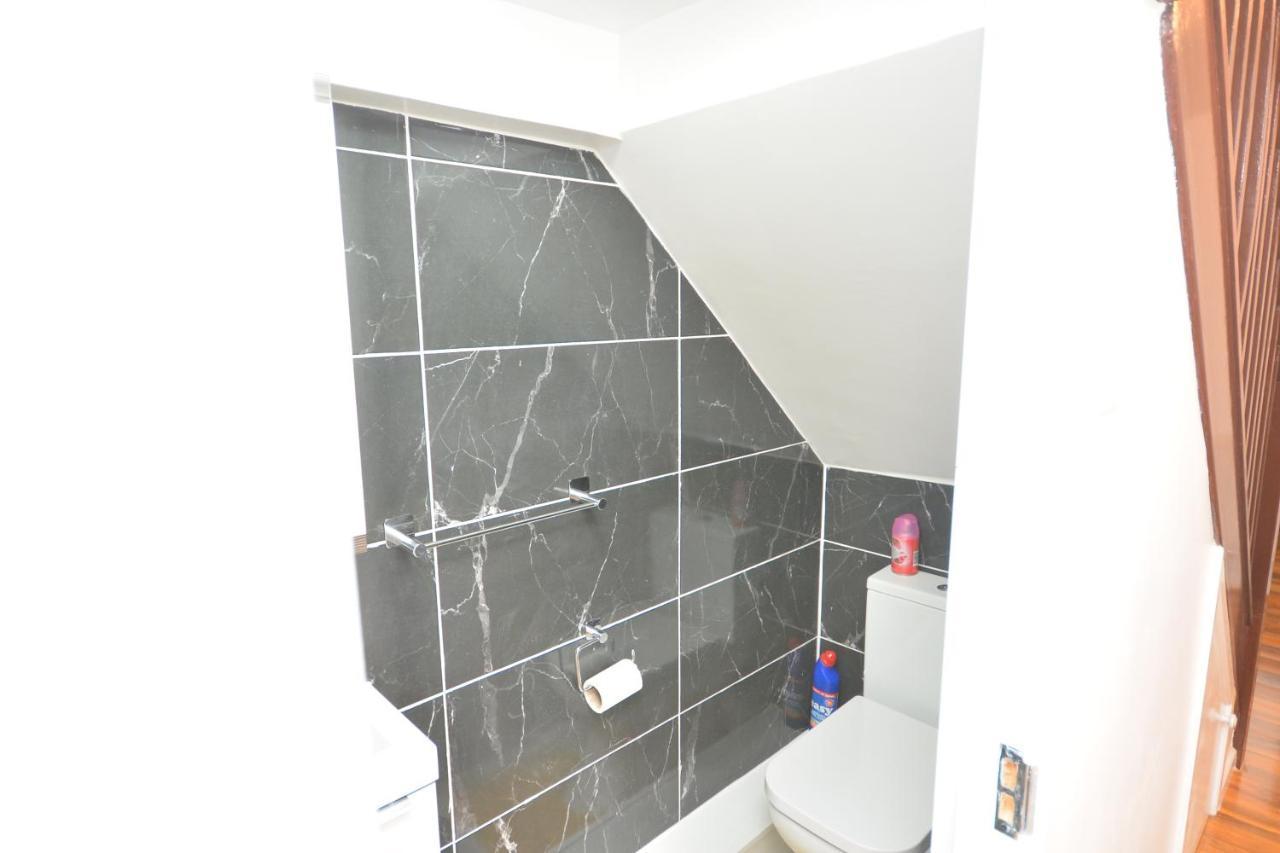 Appartement Newly Refurbished 3 Bedroom House Londen
