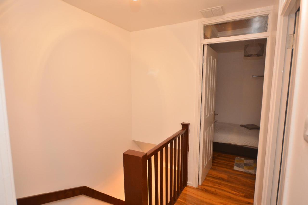 Newly Refurbished 3 Bedroom House Lägenhet *