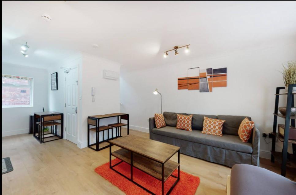 Modern Split Level 1 Bedroom Flat In Aldgate Appartement *
