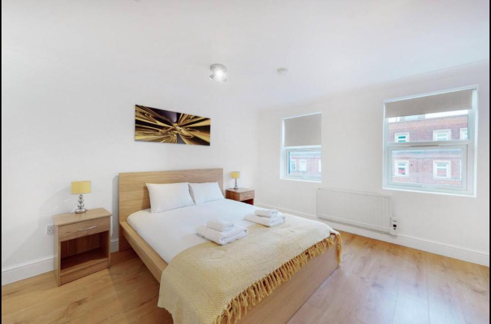 Modern Split Level 1 Bedroom Flat In Aldgate *