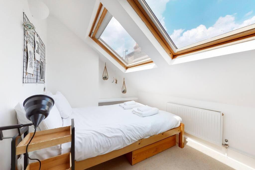 Superb 2 Bed Flat Next To Clapham South Station London