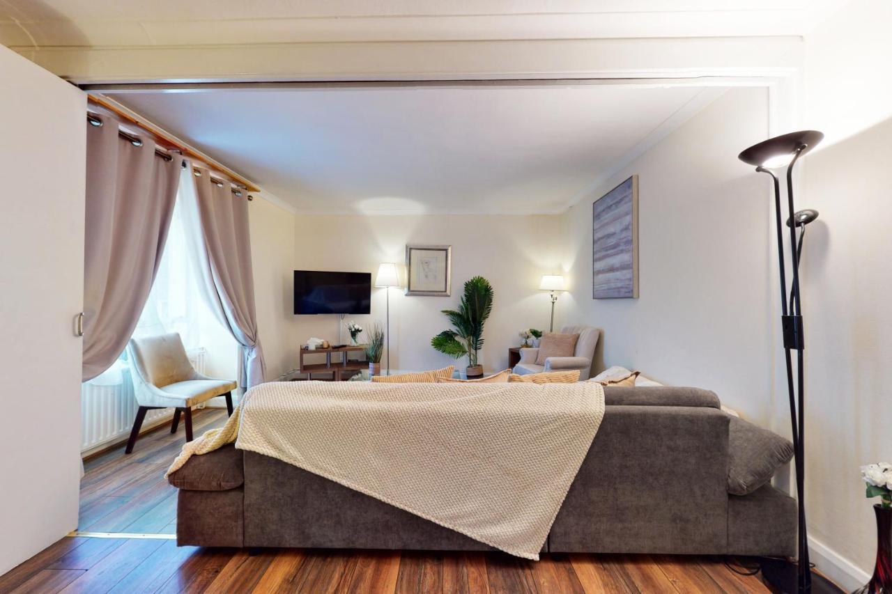 Park Lane Apartments/shaw House London