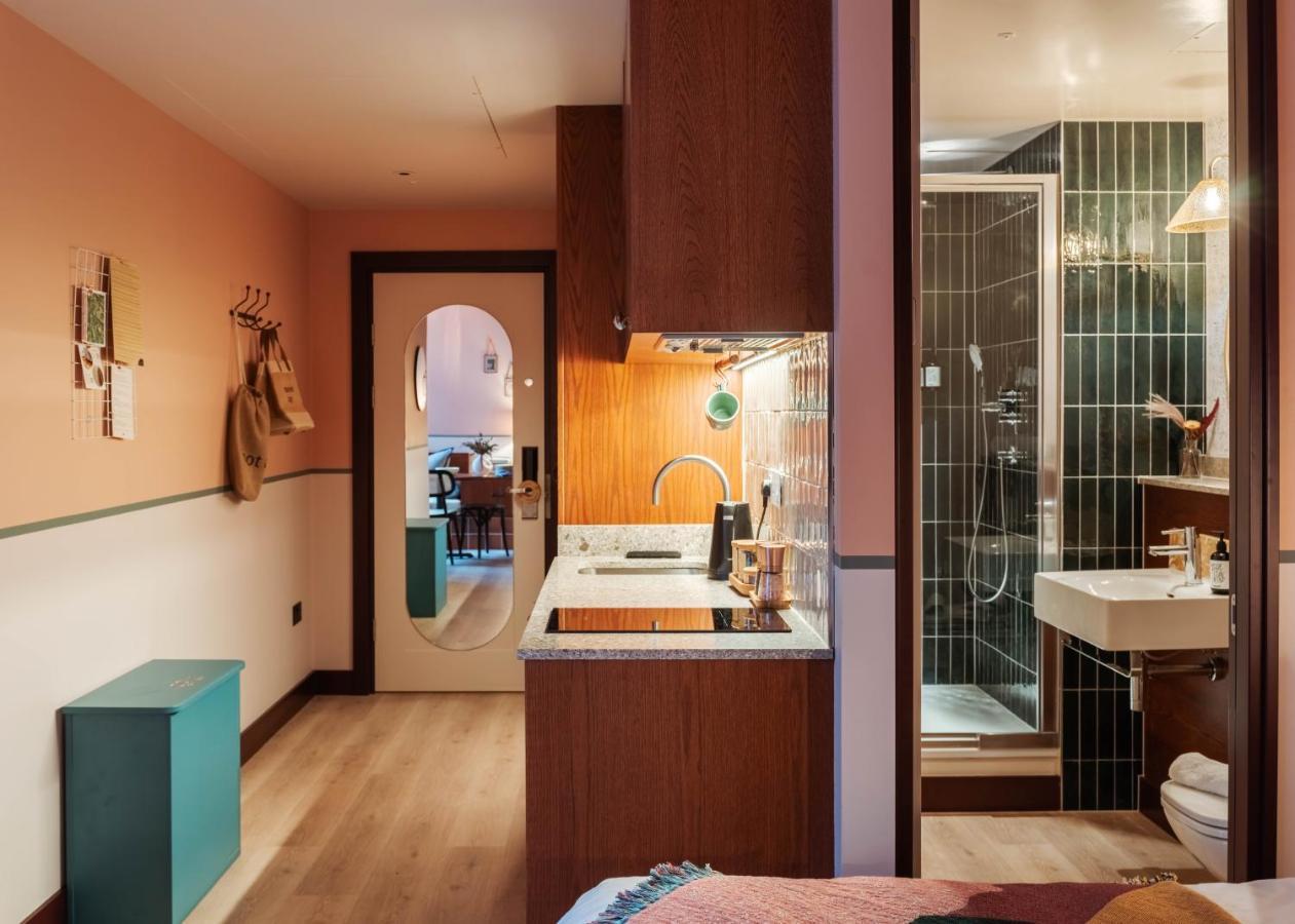 Hotell Room2 Chiswick Hometel London