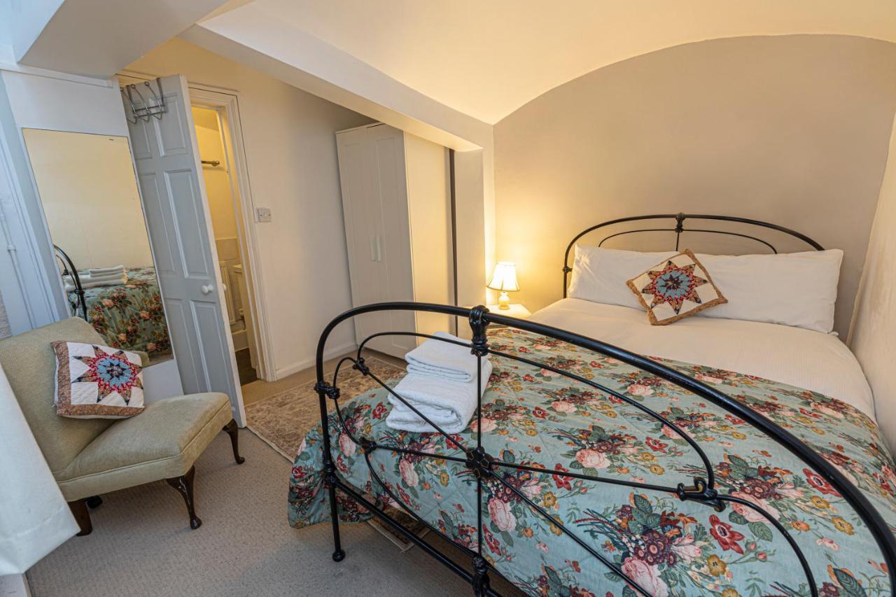 Attractive Flat In Little Venice Apartment