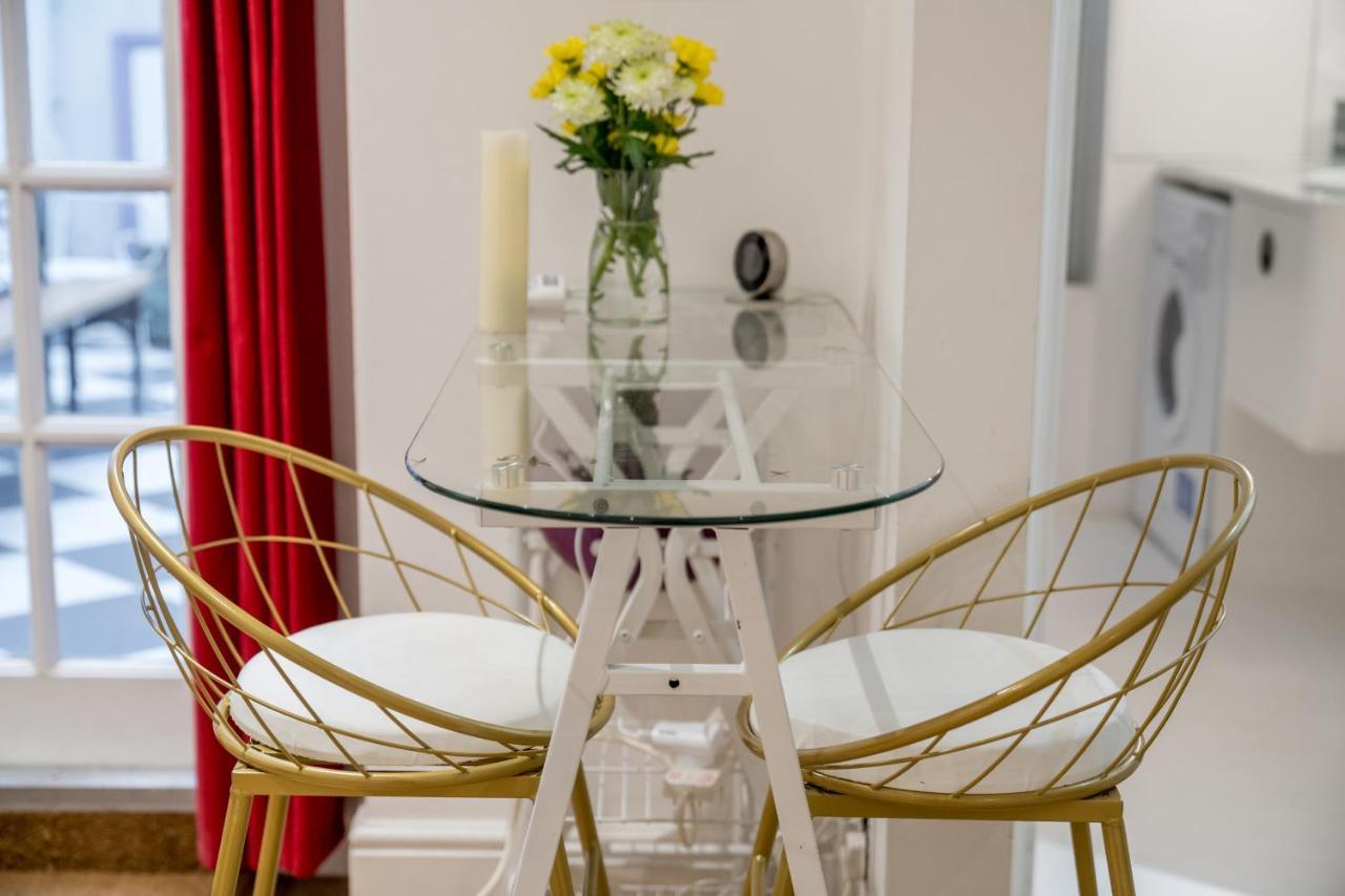 Stylish Flat With Private Yard In Shepherd Bush Lägenhet *