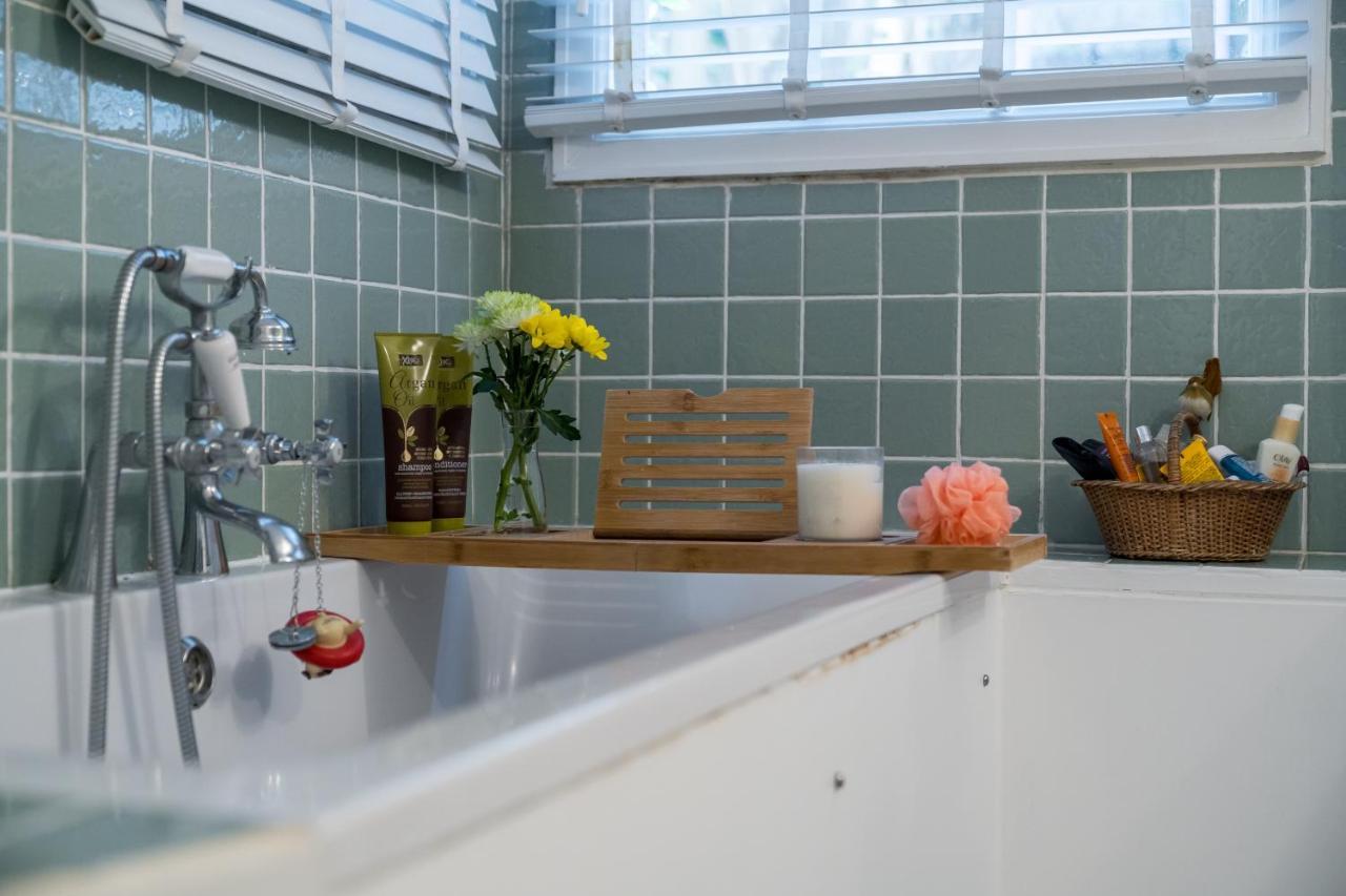 Stylish Flat With Private Yard In Shepherd Bush Lägenhet
