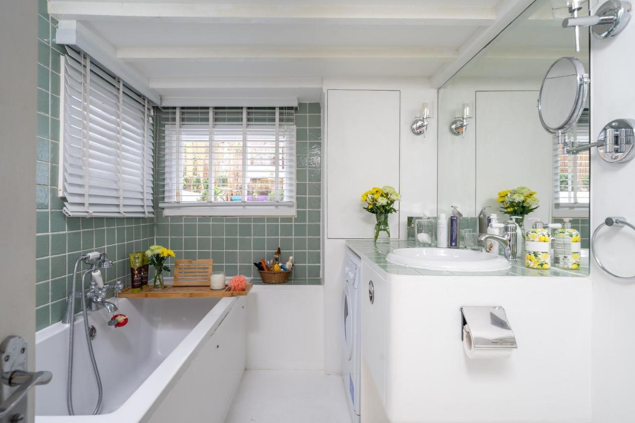 Stylish Flat With Private Yard In Shepherd Bush Lägenhet London