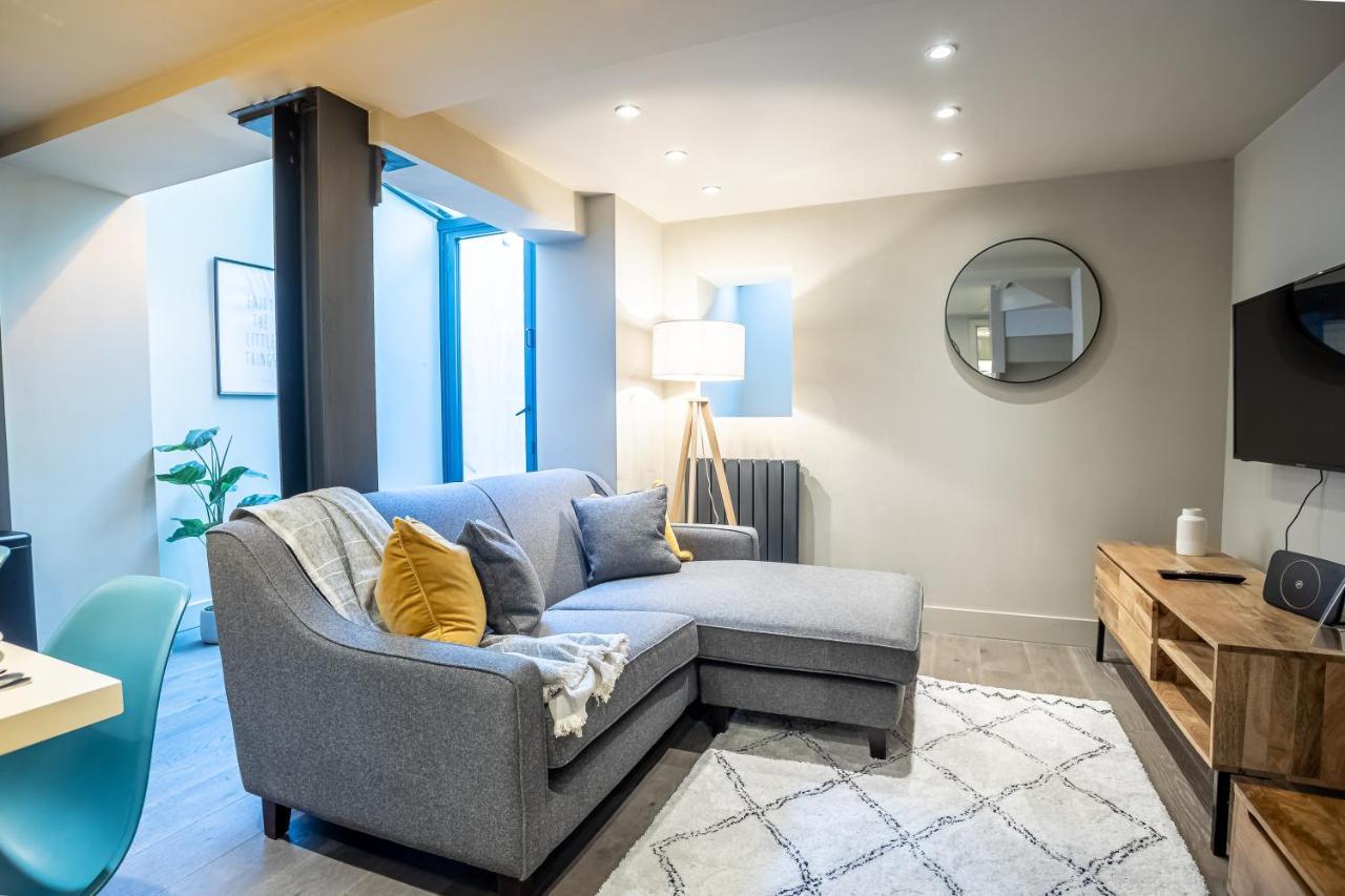 Modern Two Bedroom In Fulham By Sojo * Londra