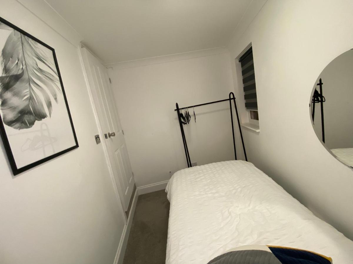 February Bliss Special, Unwind In Style With Our Exclusive Sa Promo, Book Now Apartment London