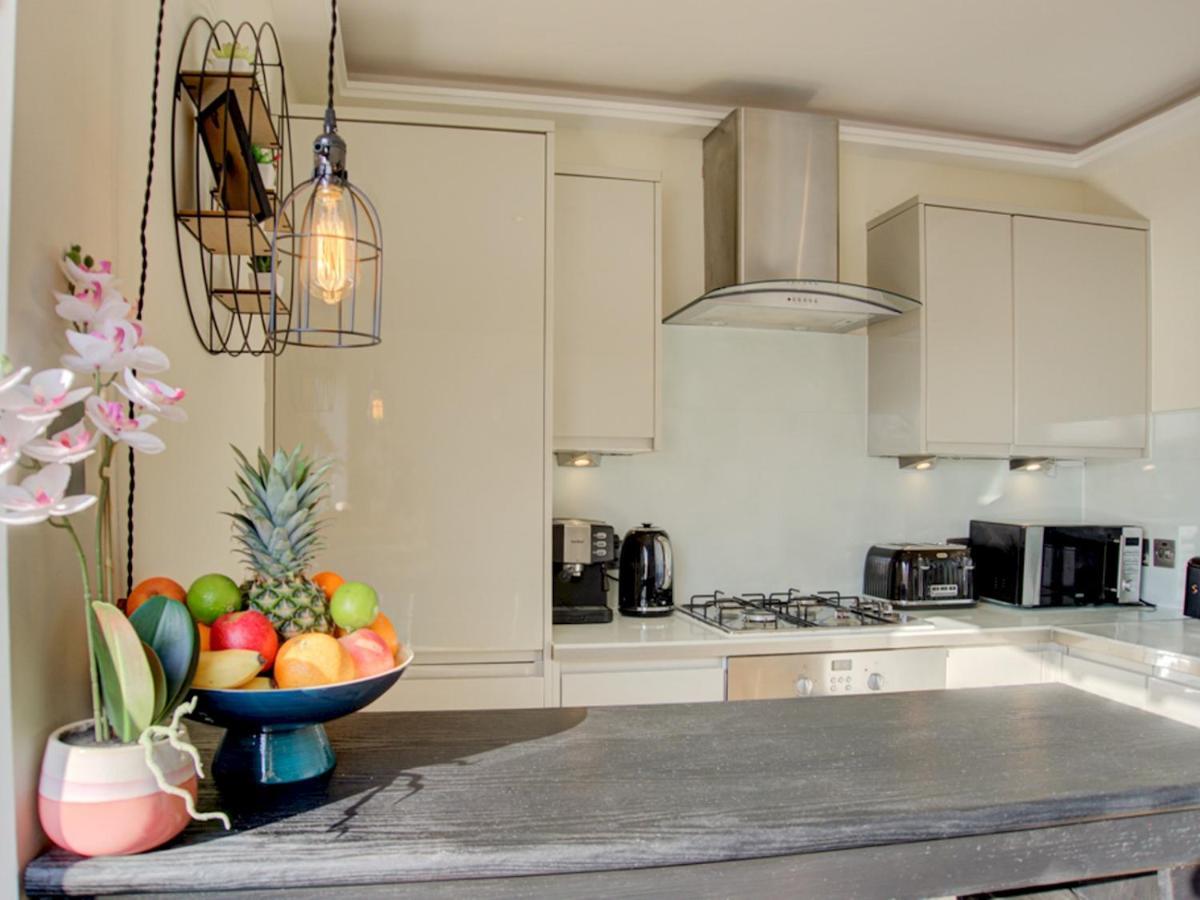 Pass The Keys Lovely 2-bedroom Flat With Balcony And Great Views Appartement Londres