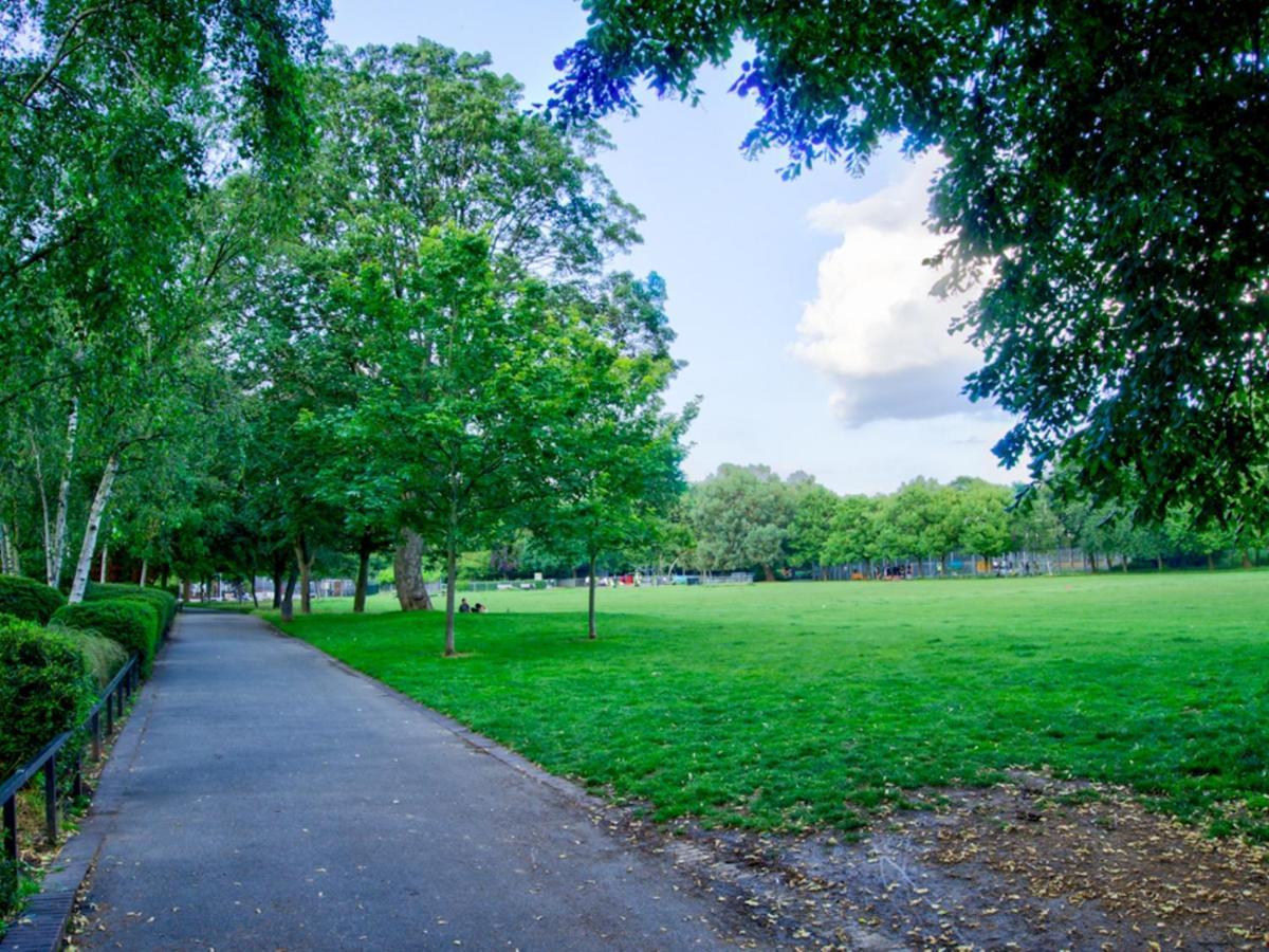 Pass The Keys Lovely 2-bedroom Flat With Balcony And Great Views Appartement Londres