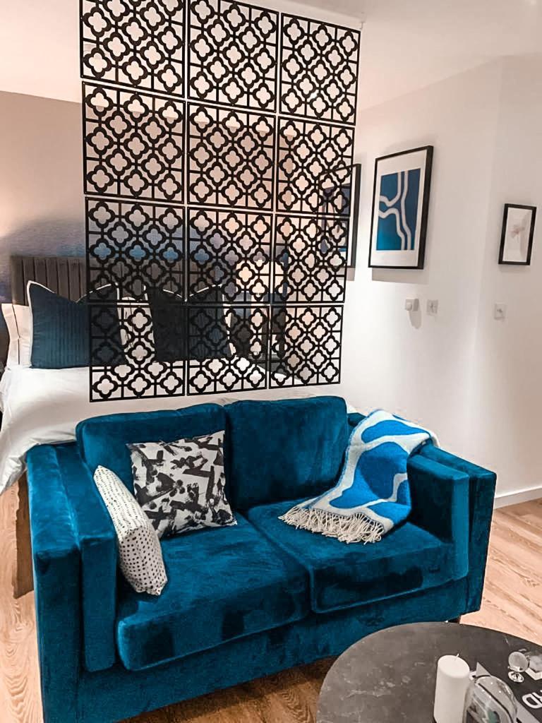 Luxury - 1 Min From Station Apartment *