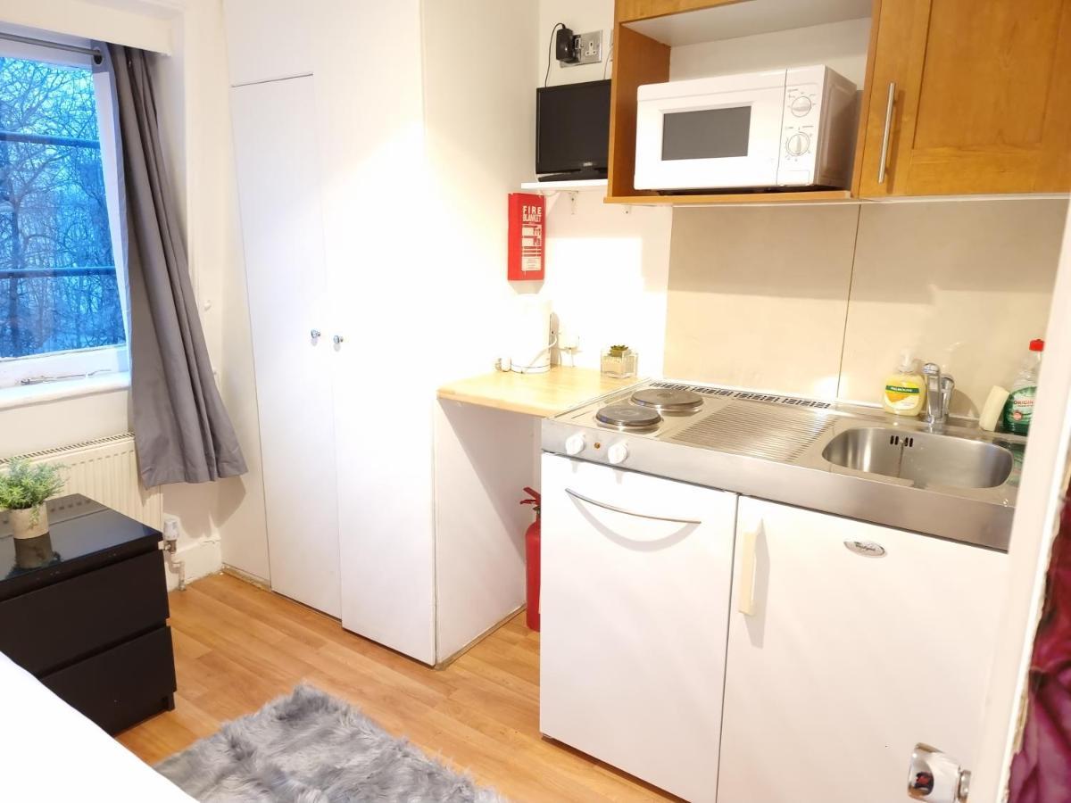 F22-compact 4th Flr Fits 1- Near Paddington Station *