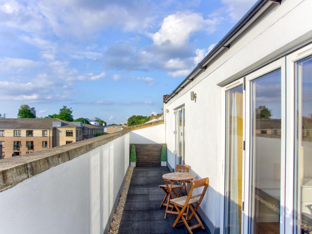 Appartement Pass The Keys Lovely 2-bedroom Flat With Balcony And Great Views Londres