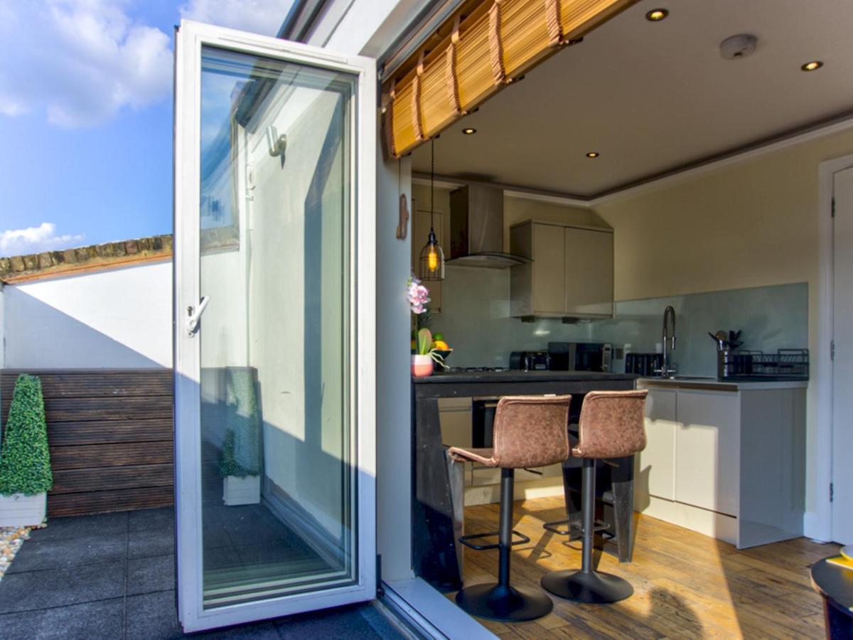 Pass The Keys Lovely 2-bedroom Flat With Balcony And Great Views Appartement Londres