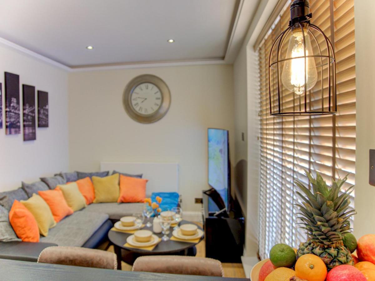 Pass The Keys Lovely 2-bedroom Flat With Balcony And Great Views Appartement Londres