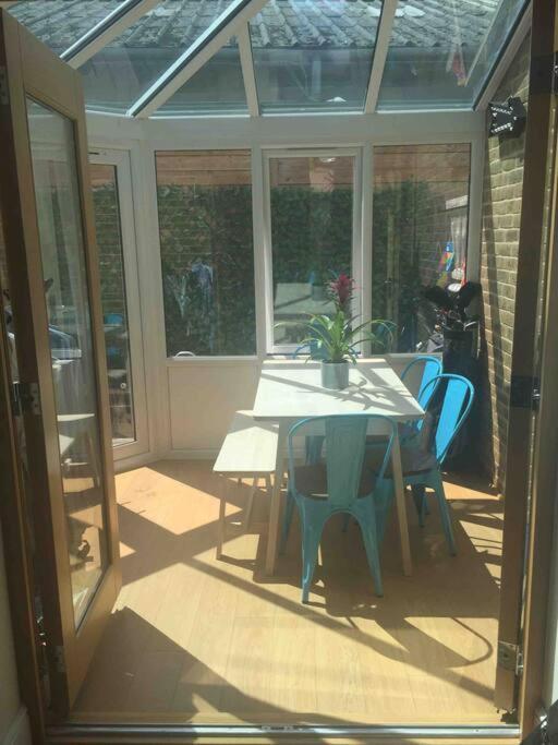 Twickes Townhouse * London