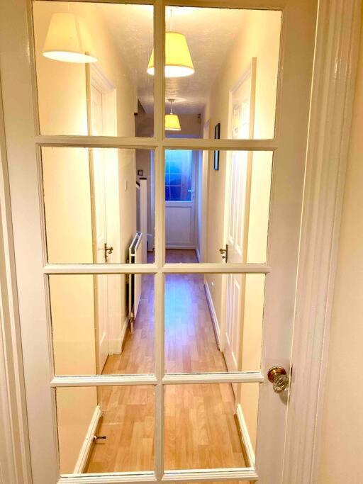 Smartrips Beckton Townhouse With Parking Appartamento
