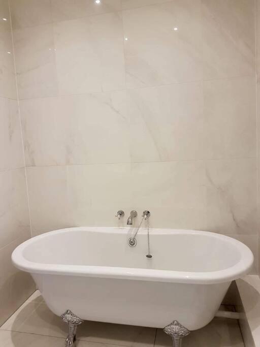 Spacious In The Heart Of Camden Town * London