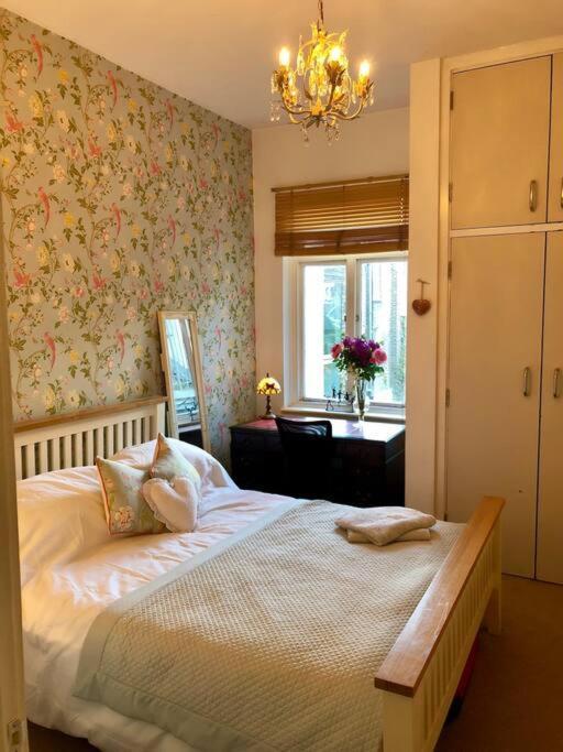 Spacious In The Heart Of Camden Town Leilighet