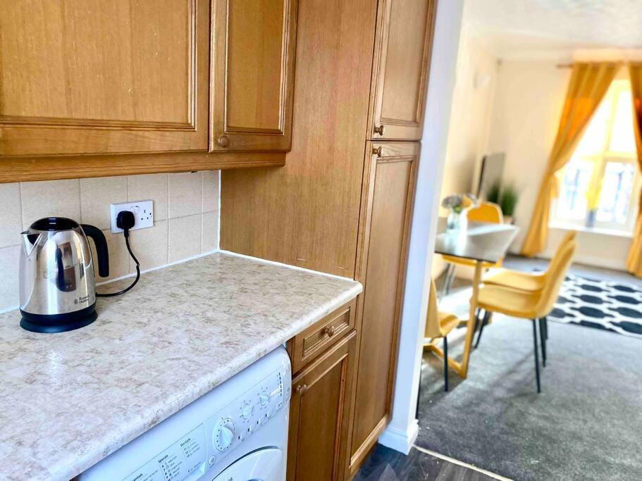 Appartamento Smartrips Beckton Townhouse With Parking Londra