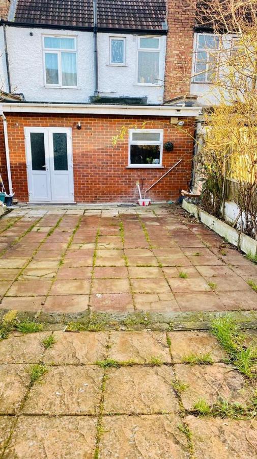 Rum i privatbostad Double Room London Wembley For Rent