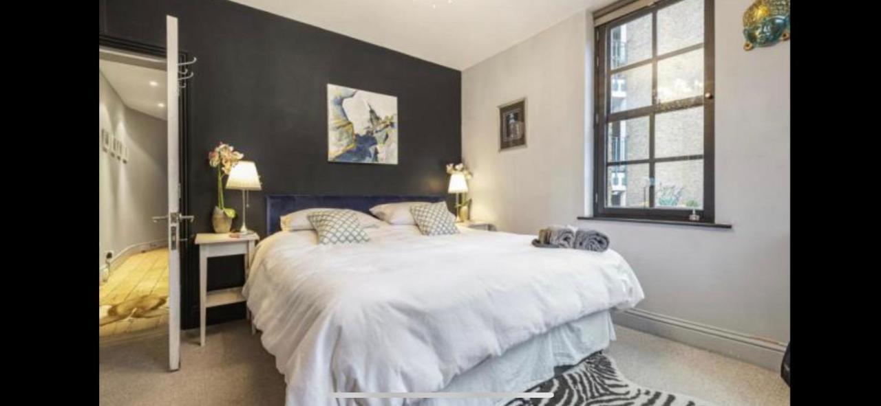 Shad Thames Pied-A-Terre Exquisite Historic Warehouse Air Conditioning Private Parking Garden & Balcony Next To Shard With Views Londen