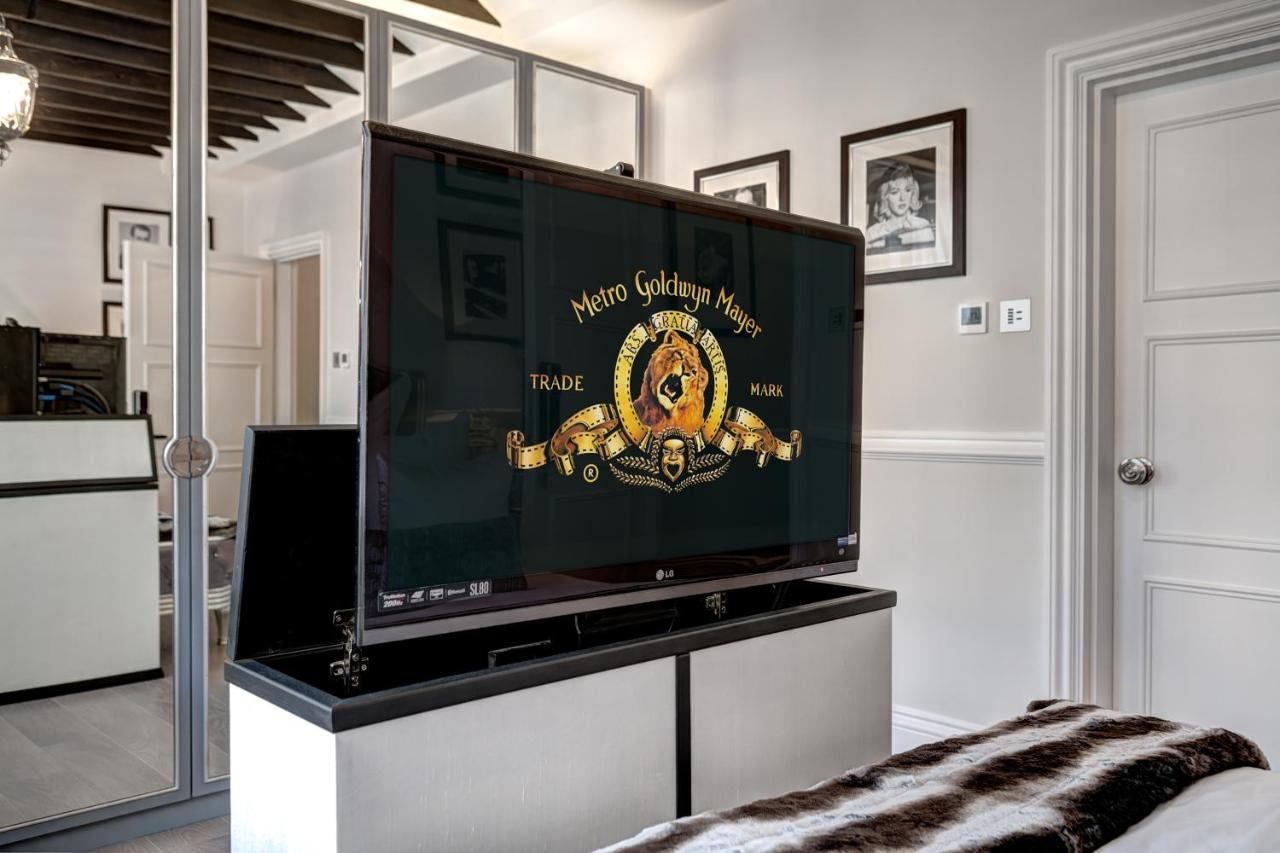 Deluxe Victoria House With Views Over The Historic Pimlico Conservation Area * Londra