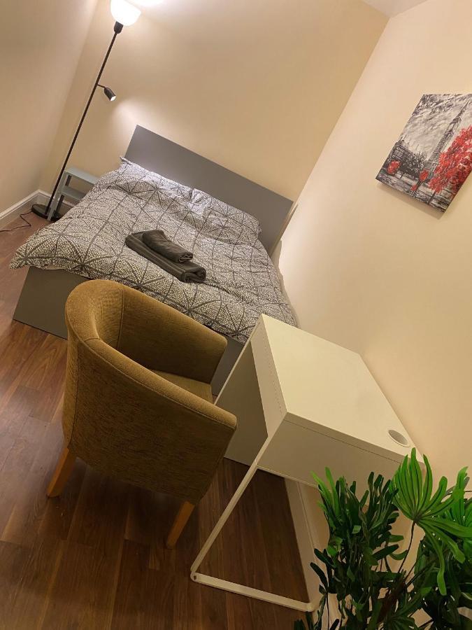 Rum i privatbostad Cosy Ealing
