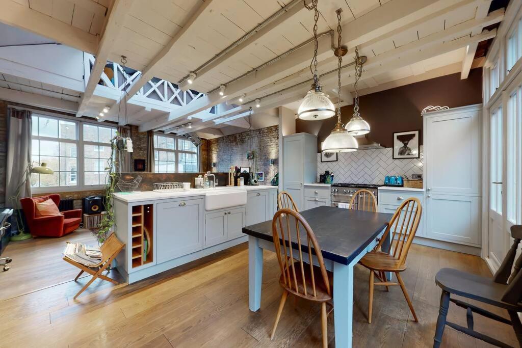 Apartment Stylish 2 Bedroom 2 Bathroom Flat In Islington London