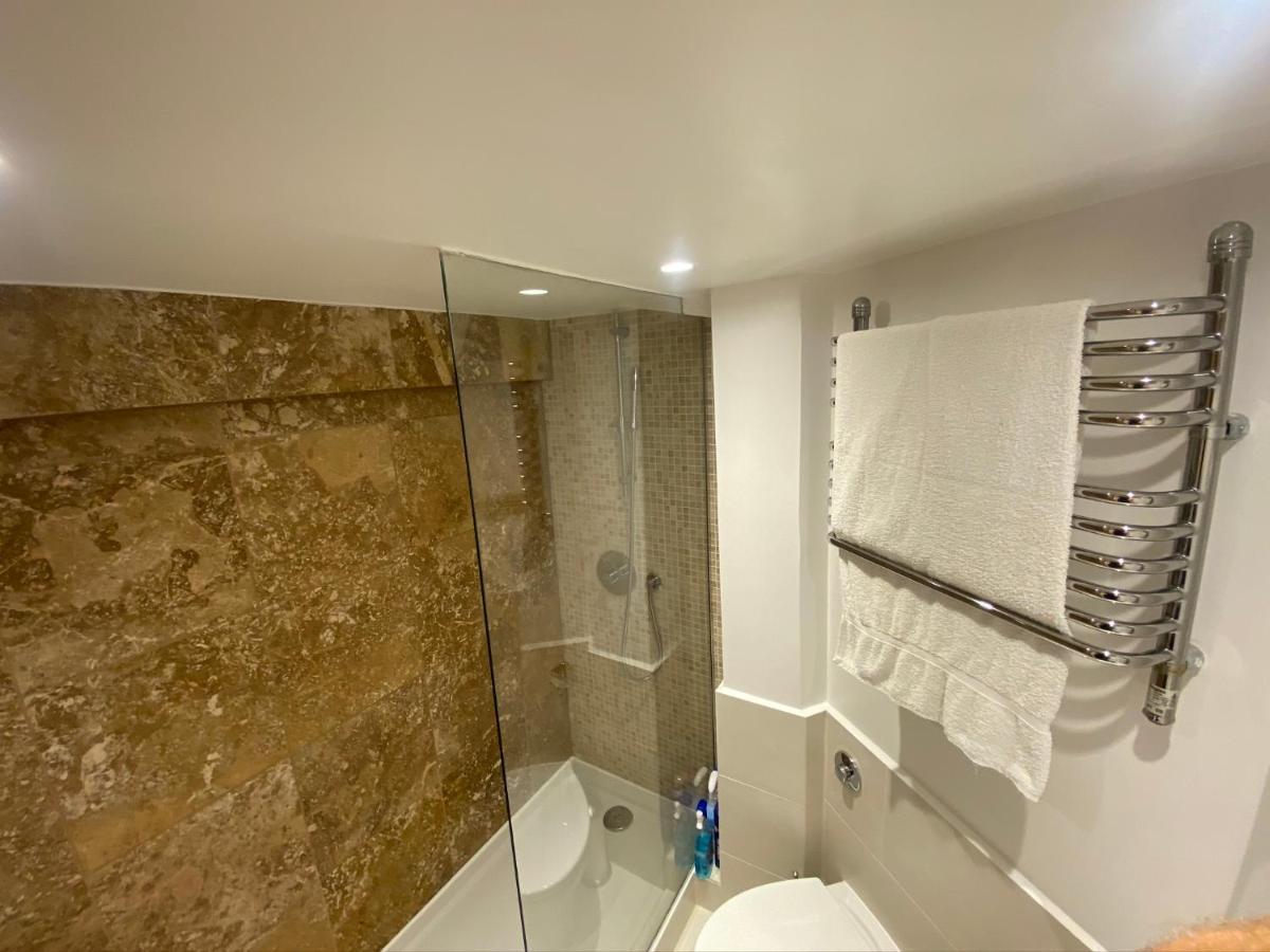 A Sun Drenched Garden Flat In The Heart Of Fulham London