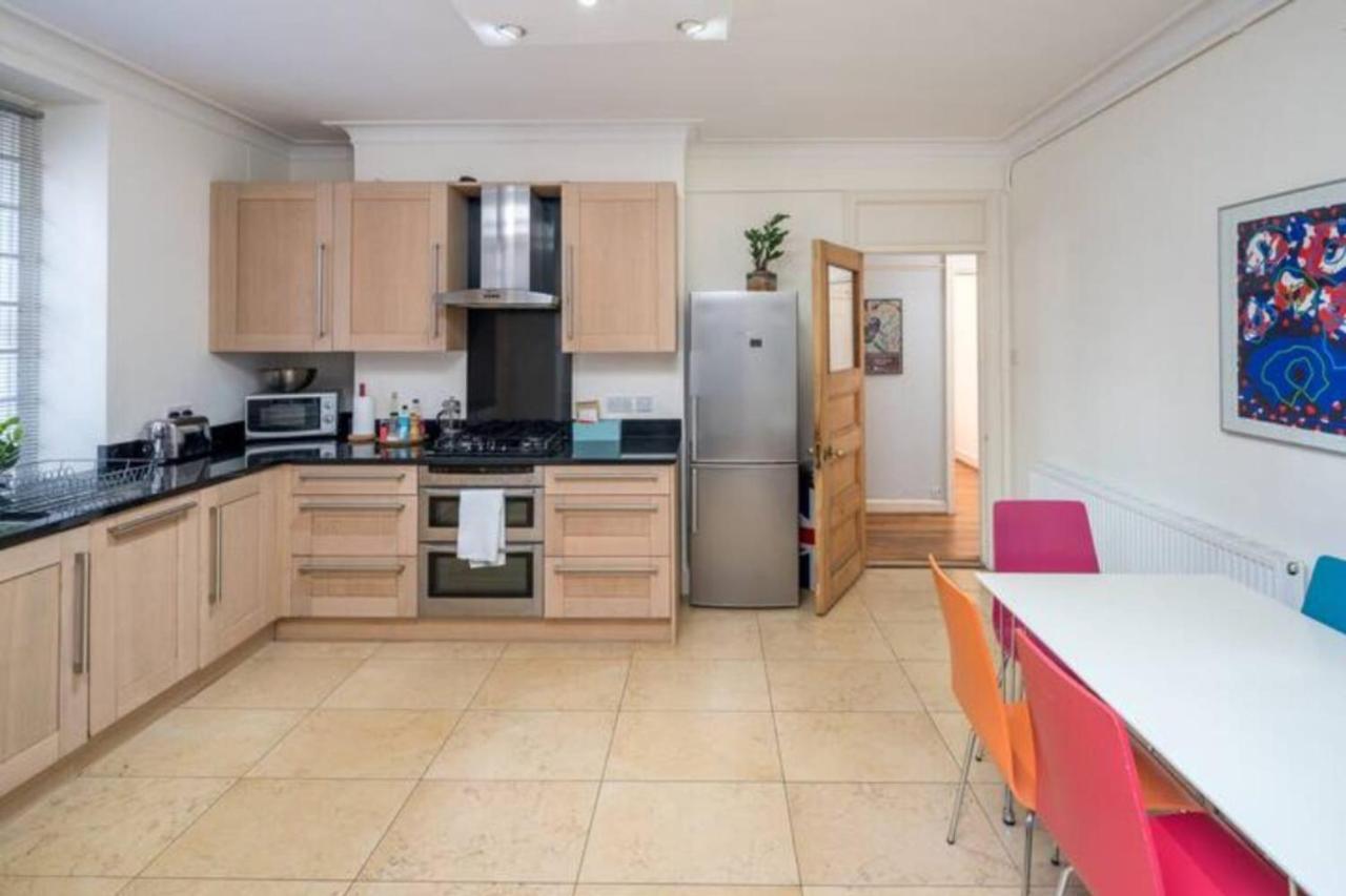 Lägenhet Cosy 2 Bedroom In Bayswater *