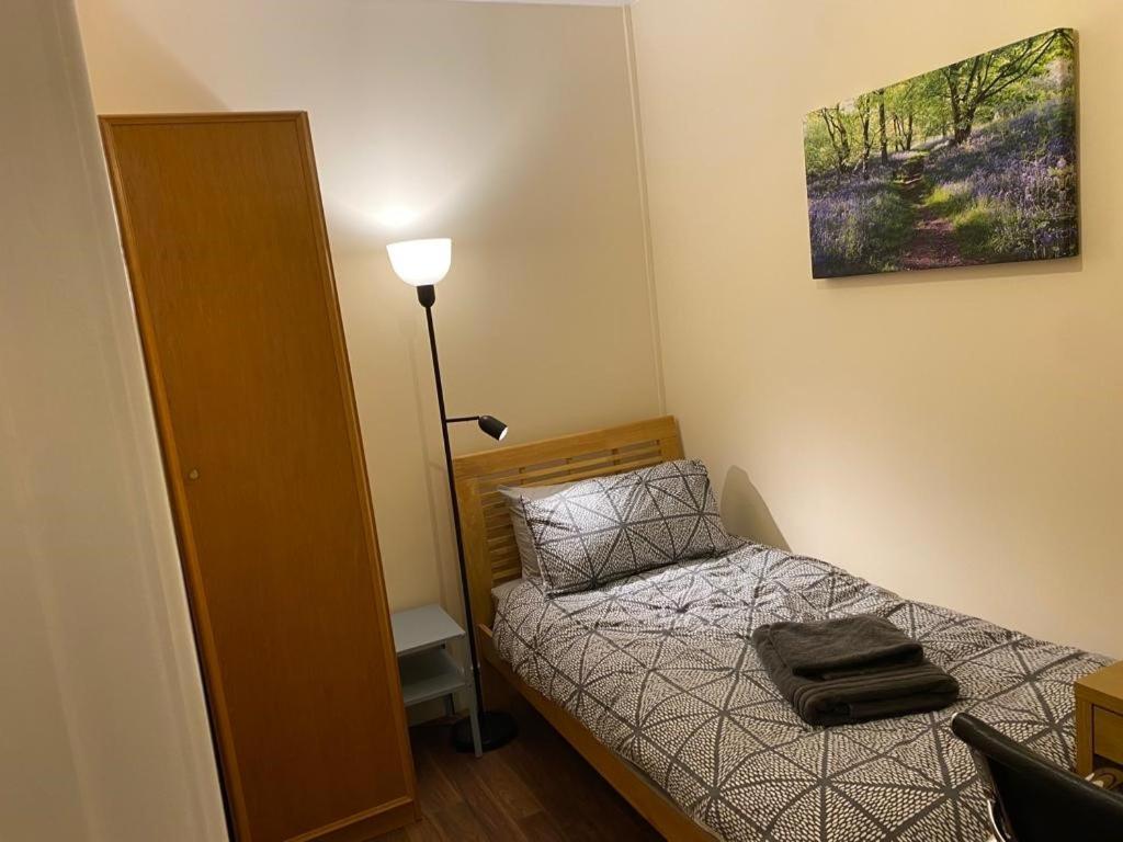Rum i privatbostad Cosy Ealing *