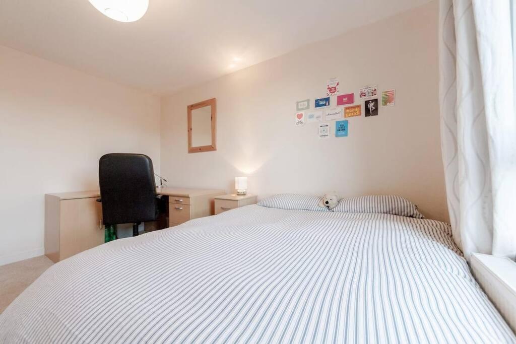 Lägenhet Spacious Two Double Bedroom Flat