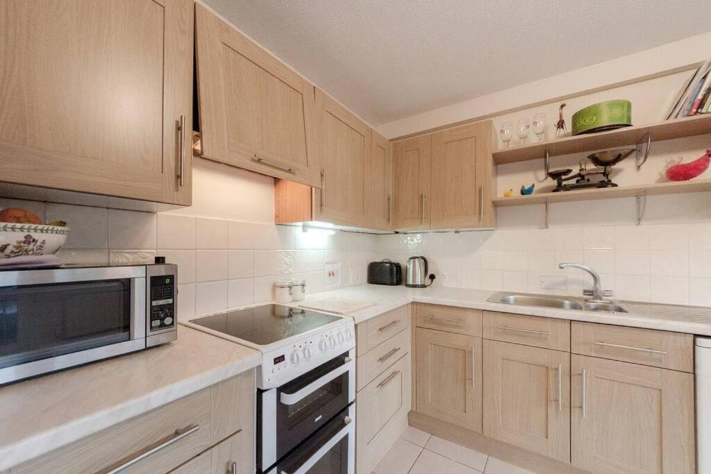 Lägenhet Spacious Two Double Bedroom Flat