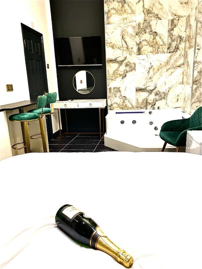 Leilighetshoteller Duke And Duchess And - Private In Hot Tub
