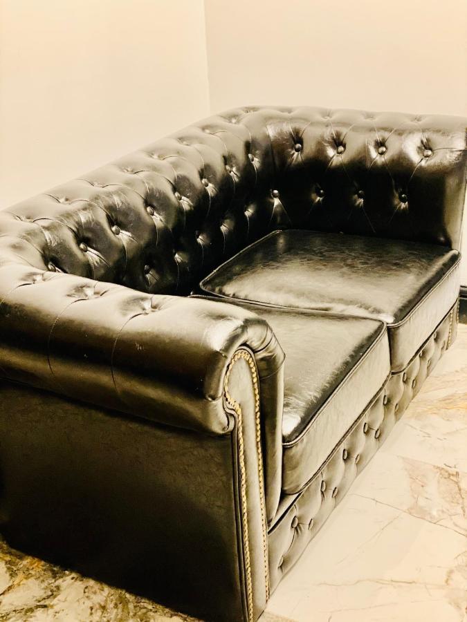Duke And Duchess And - Private In Hot Tub Aparthotel London