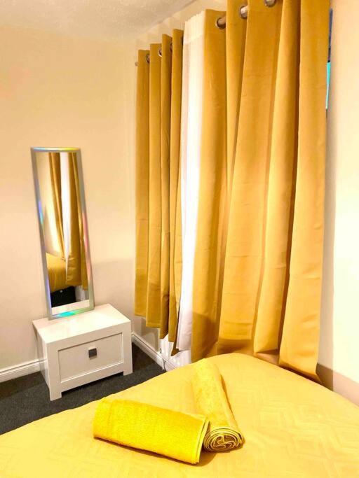 Smartrips Beckton Townhouse With Parking Appartamento Londra